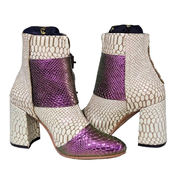 FREEBIRD BY STEVEN JOEY WHITE PEARL HOLOGRAM IRIDESCENT SNAKE CUSTOM BOOTIES - Picture 9 of 16